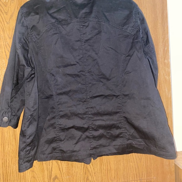 CJ Banks - Picture 3 of 3